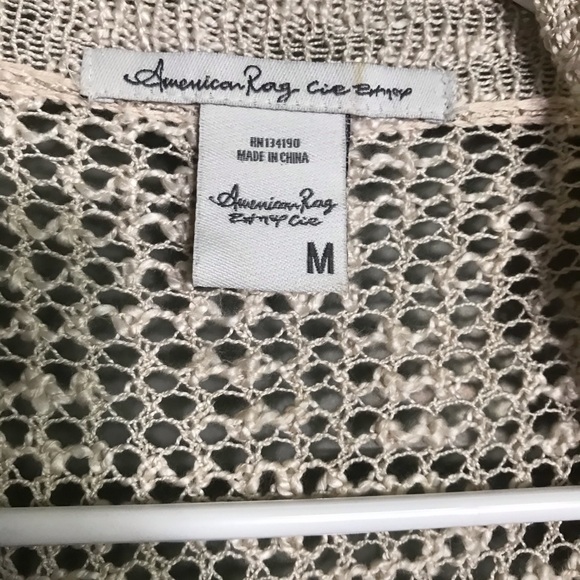 Throw over/vest - Picture 2 of 3